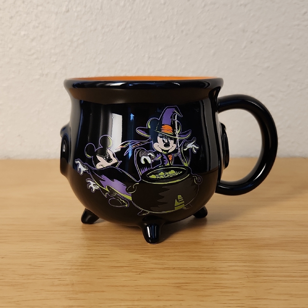 Disneys Mickey & Minnie Halloween Brewing up a Terror-ific Time Cauldron Mug Cup